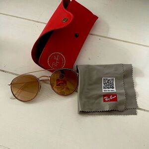 Ray Ban Sunglasses. Round Double Bridge in Gold
